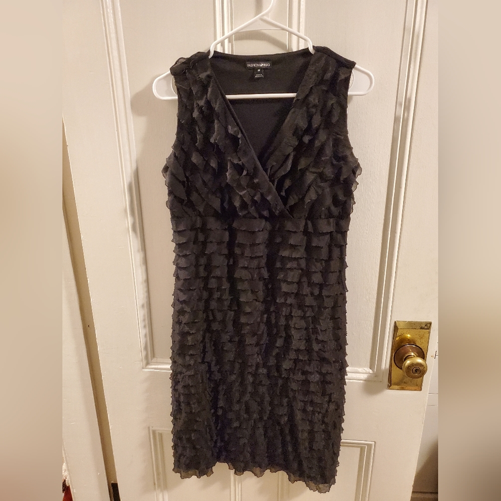 Black sleeveless dress